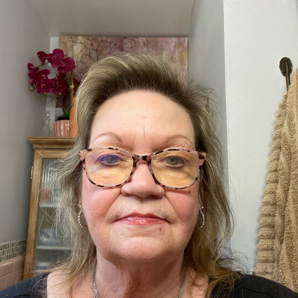 Meet your Posher, Sabrina